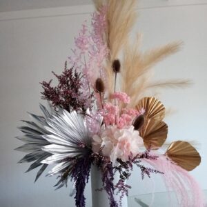 Preserved Dried Flowers and Foliage